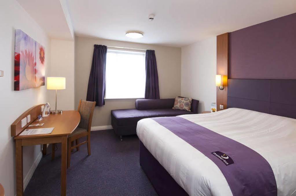 Premier Inn Greenock Exterior foto